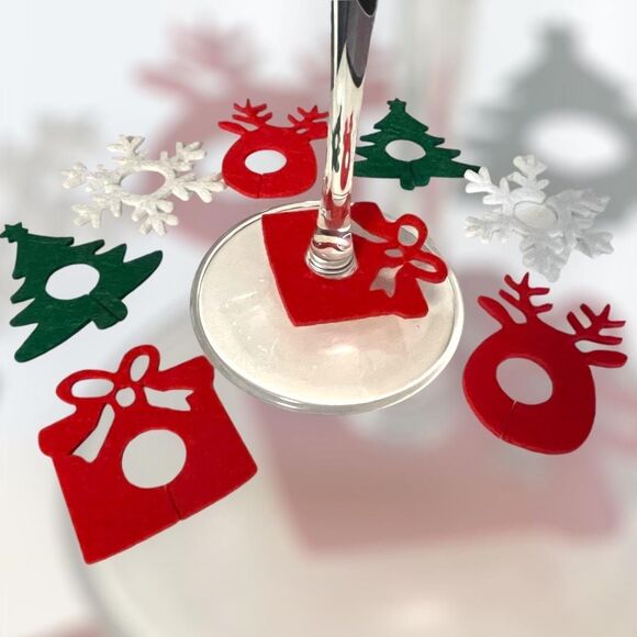 Festive Wine Glass Charms Set - Christmas Drink Decorations for Gatherings - Picture 4 of 5